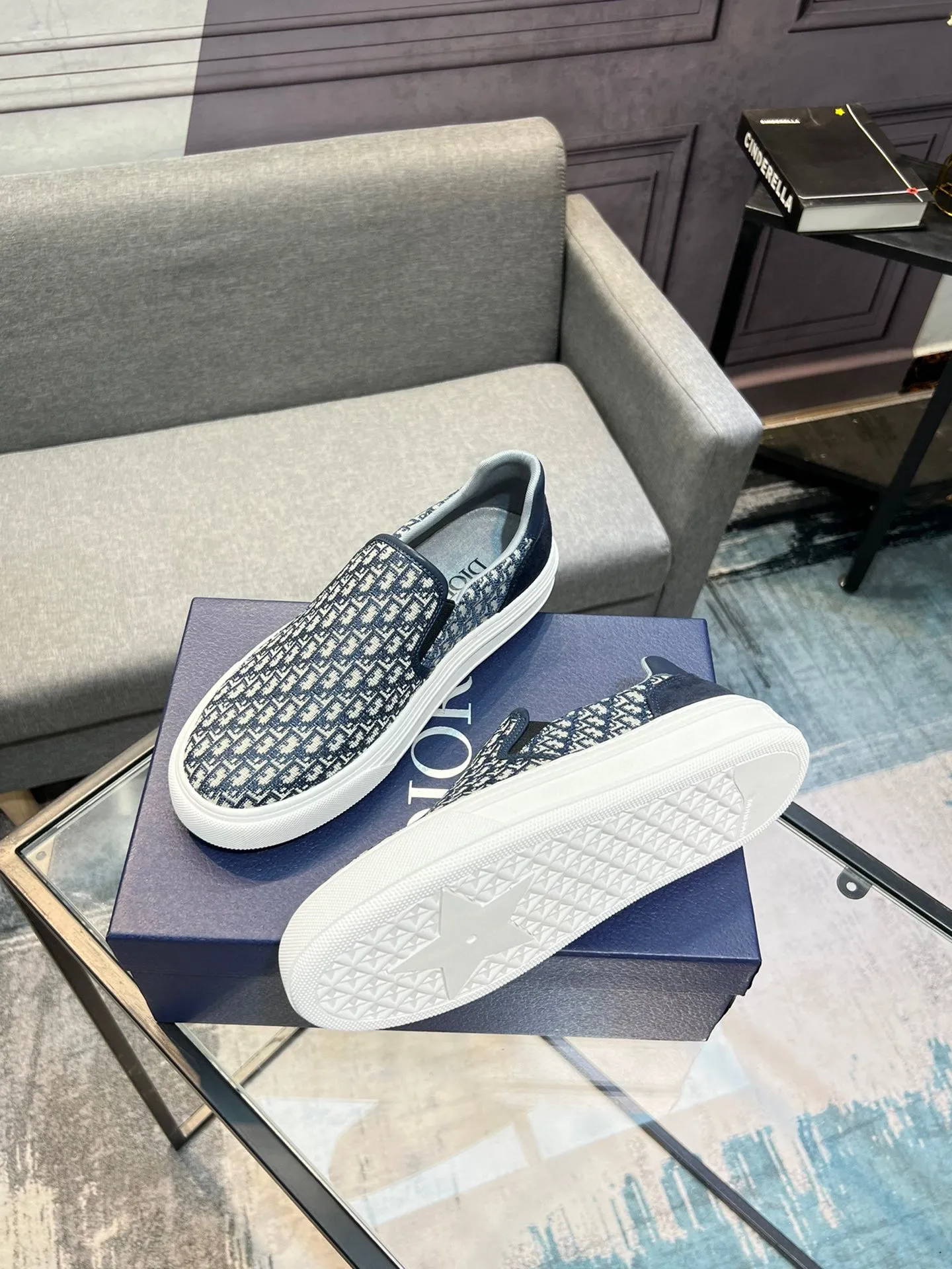 Men's shoes 💰380 The latest DiOr shipment, using imported top-grade jacquard fabric with cowhide design 👍 Breathable mesh lining, comfortable to wear, lightweight, original last mold, official website 1:1, private mold outsole, non-slip, color, multiple colors available, code number 38 to 44 (45 can be ordered)